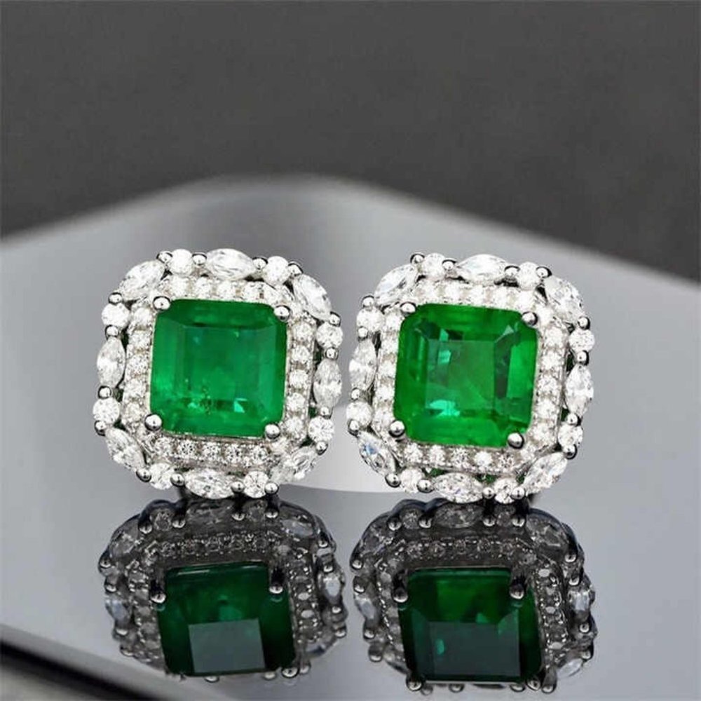 🎀 925 Silver Plated CZ Green Crystal Stud Earrings for Women, HA4479